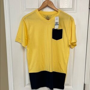 Tommy Hilfiger Men's Yellow and Black Tee